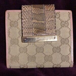 Authentic Gucci Beige and Brown Pink Women's Wallet - small flaws on edges